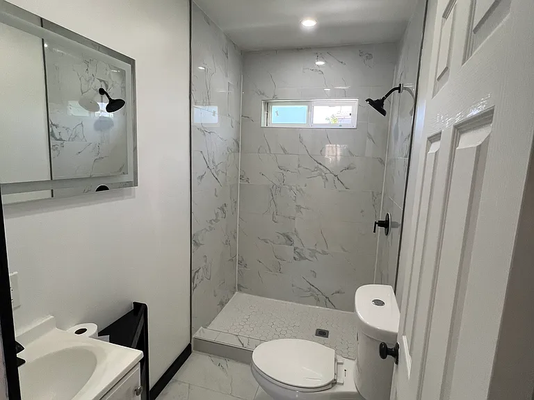 421 E Century Blvd #1 — Photo 14