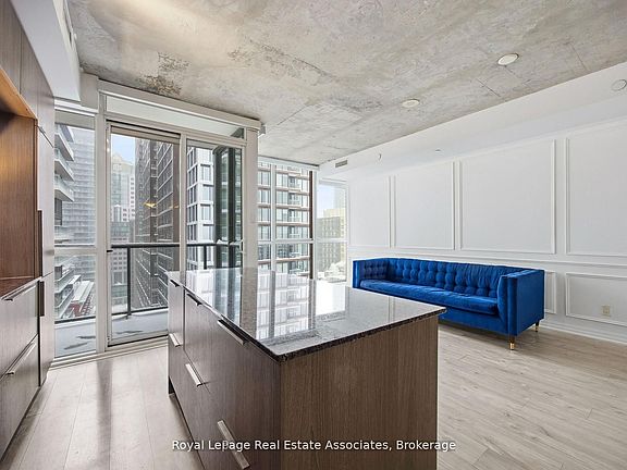 5th image of 88 Blue Jays Way #1604