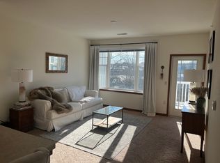 219 Lincolnshire Pl APT 205, Wales, WI 53183