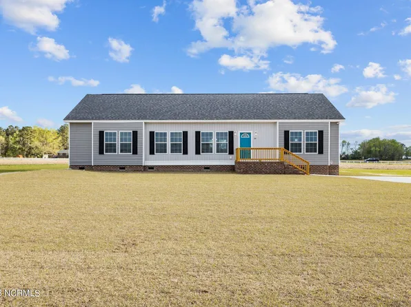 201 Magnolia Drive, Stella, NC 28582