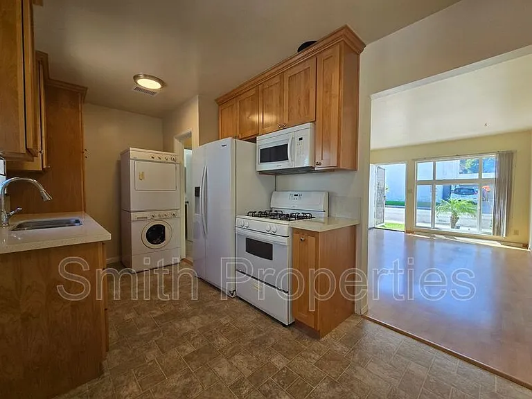 2601 Gates Ave #C — Photo 10
