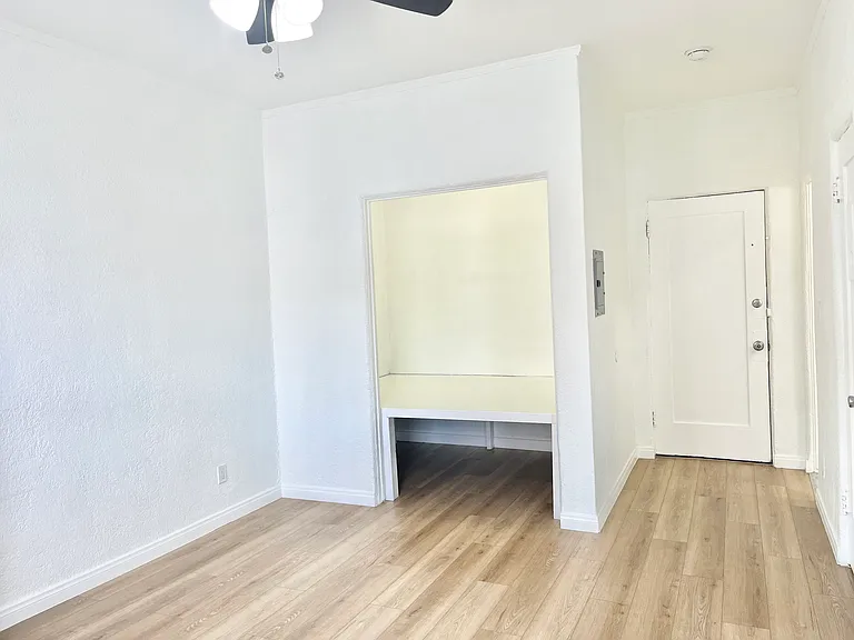 1154 N Formosa Ave — Photo 3