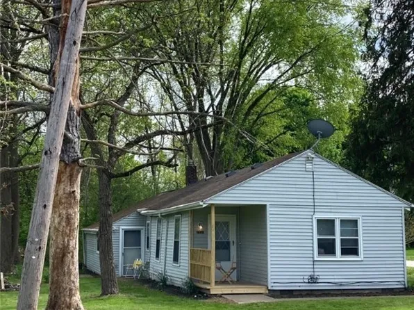 7111 Rocker Ave, Chagrin Falls, OH 44023