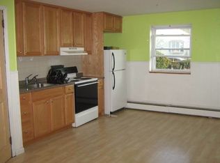 304 W Gates Ave, Lindenhurst, NY 11757