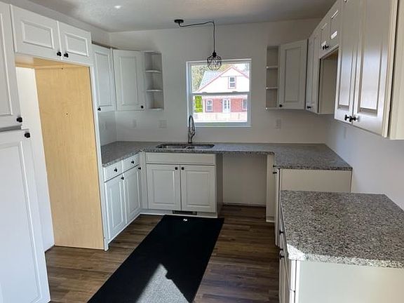 4th image of 2173 West St