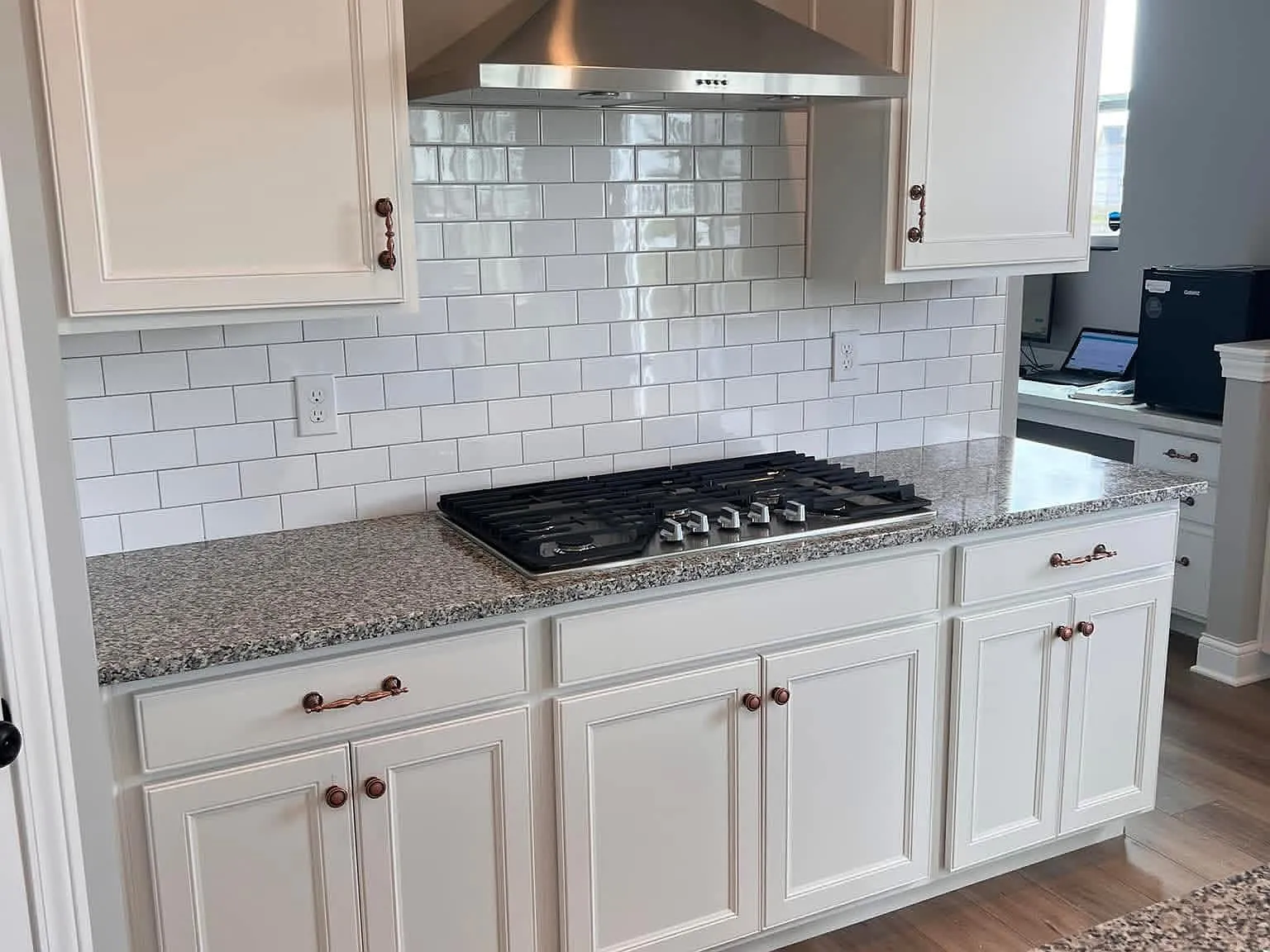 4 bed, 2.5 bath, 3156 sqft, $3,900 — Photo 4