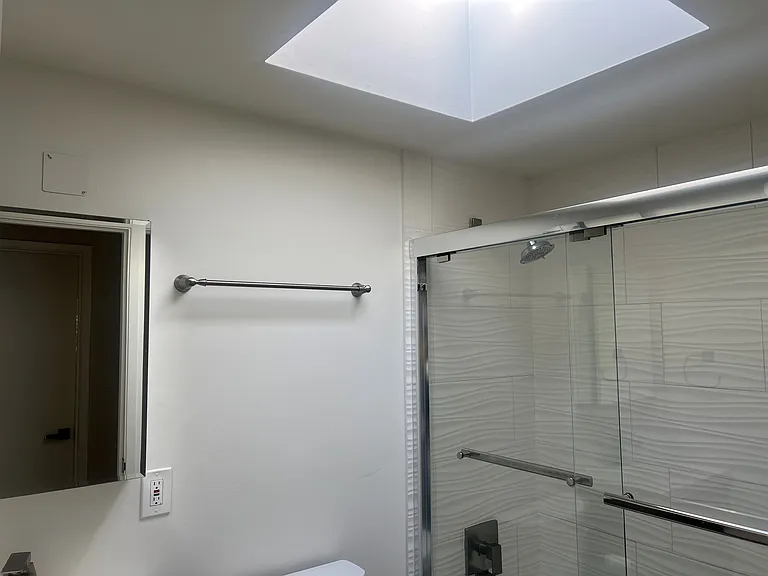 347 Hawthorne St — Photo 6