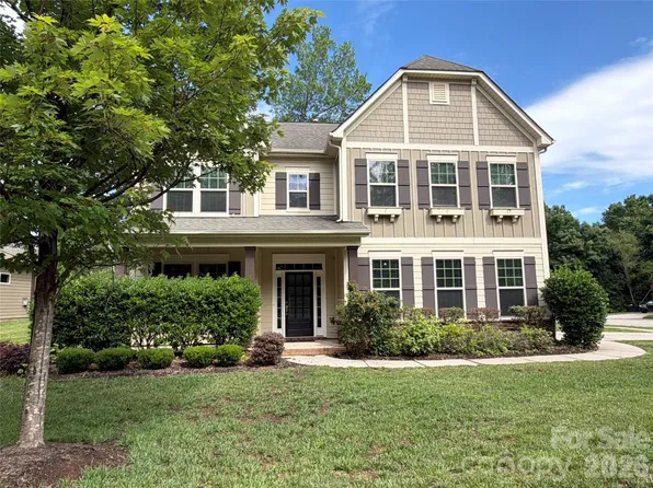 6013 Hyde Park Dr, Indian Trail, NC 28079