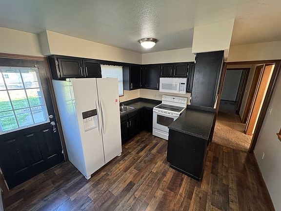 5th image of 353 Woods Ave