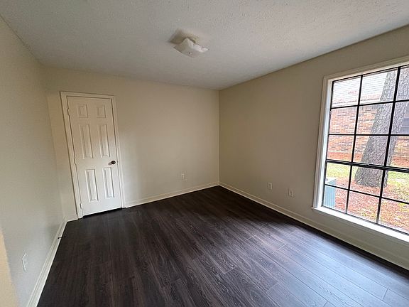 5th image of 118 Bent Creek Cir N #B