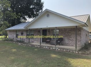 600 E Fairview St, Blossom, TX 75416