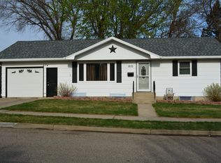 1822 N 9th St, Bismarck, ND 58501