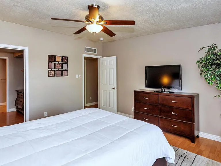 4635 N 22nd St #208 — Photo 5