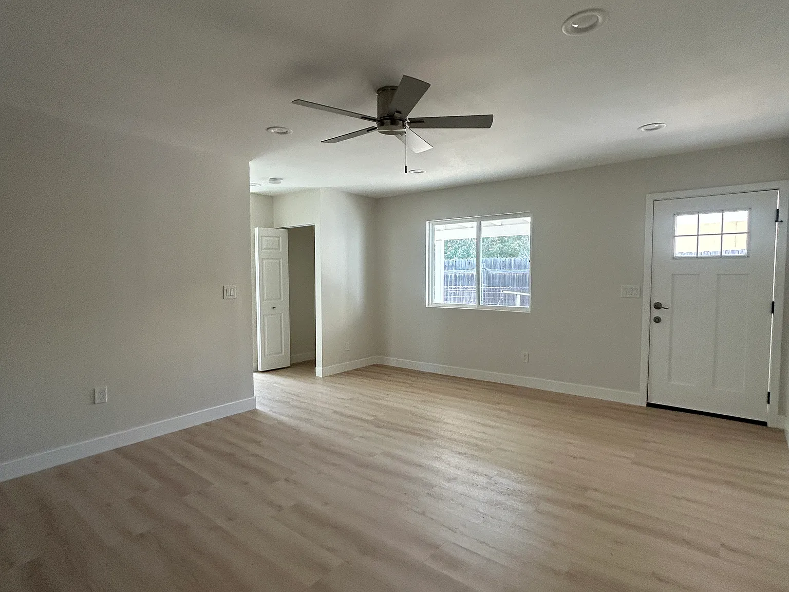 1 bed, 900 sqft, $1,875 — Photo 3