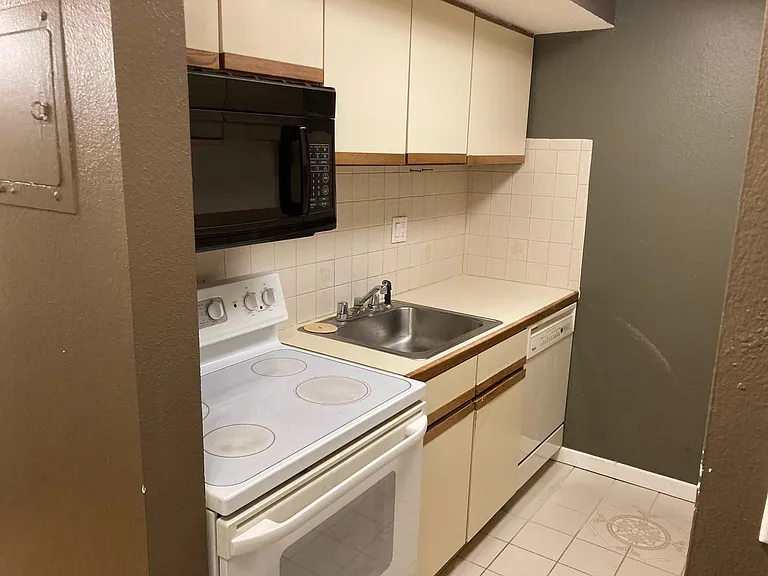 2 Adams St #909 — Photo 8