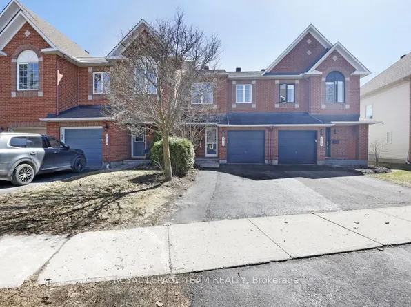 576 Chardonnay Dr, Ottawa, ON K4A 4J9