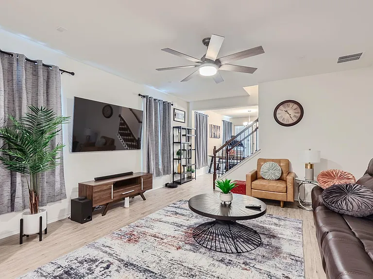 2110 Goji Ln — Photo 6
