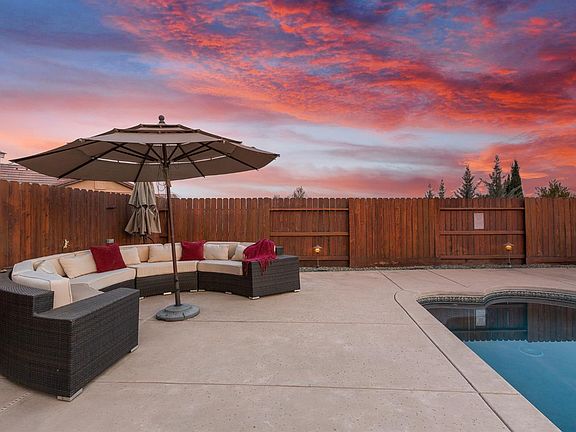 4th image of 400 Arran Ct