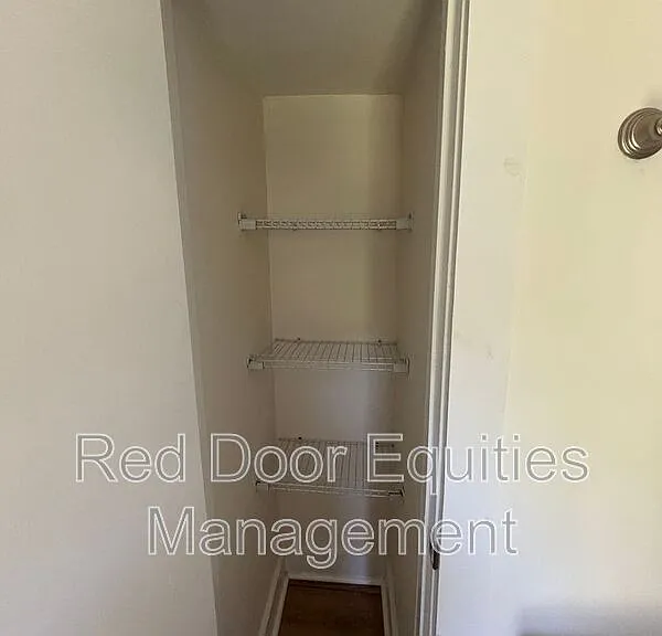 421 Washington Ave — Photo 11
