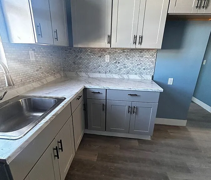 14 Saratoga Ave — Photo 1