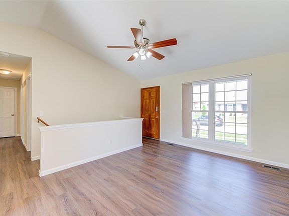 3rd image of 1326 War Bonnet Dr