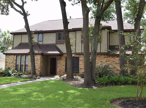2nd image of 12427 Oakcroft Dr