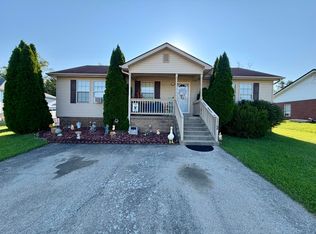 112 Logan Ct, Berea, KY 40403
