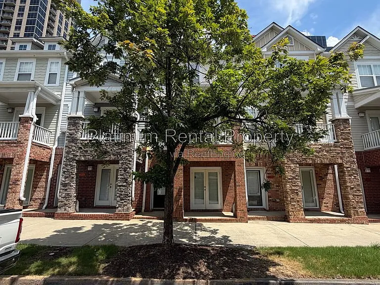 221 16th St NW #3 — Photo 3
