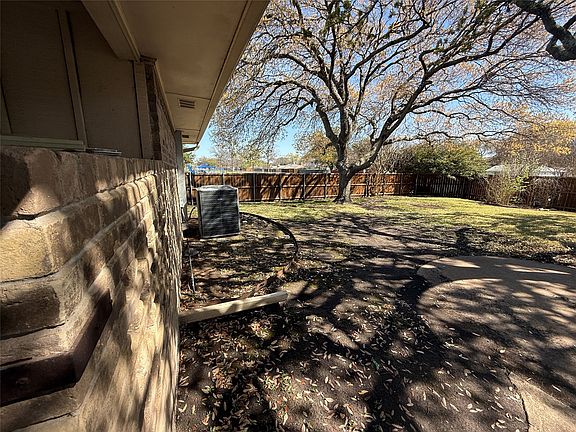 3rd image of 440 Fieldwood Dr
