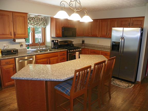 4th image of 1185 Brandywine Dr