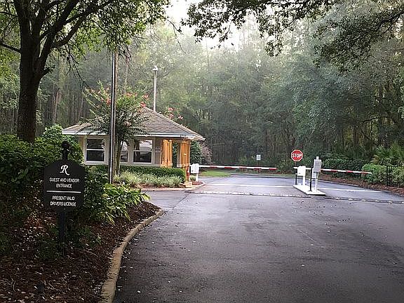 24 Hr Security Guard & Gate