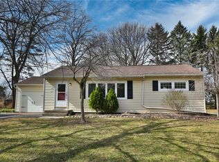 143 Woody Ln, Rochester, NY 14625