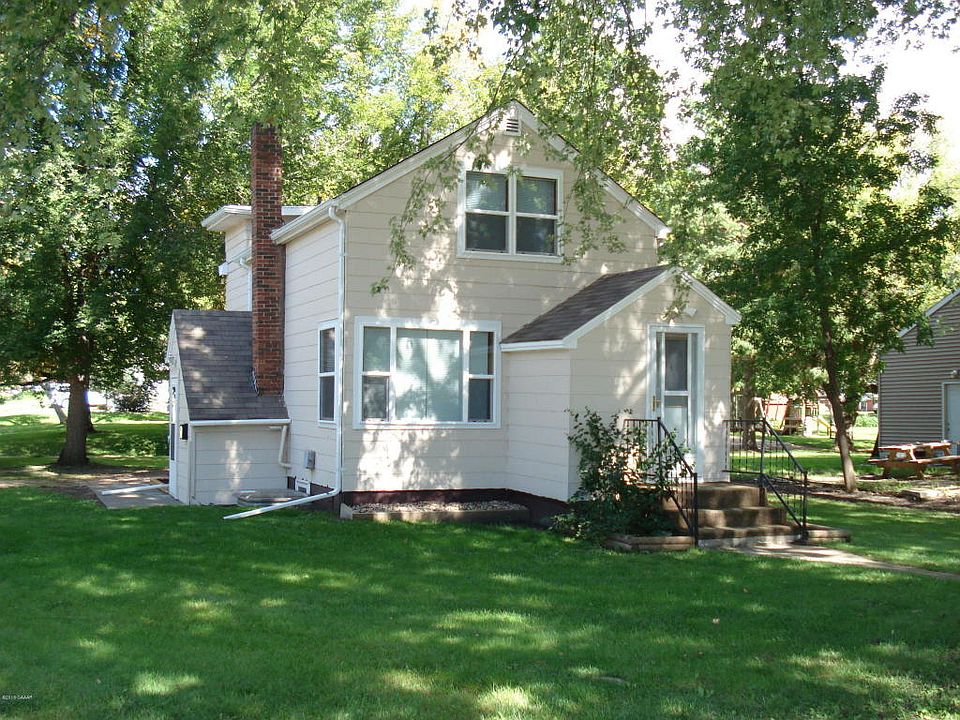 1st image of 203 3rd Ave NE