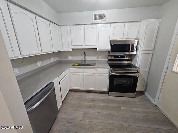 4th image of 6525 N 12th Pl