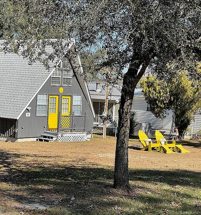 Front image of 2828 Lakeview