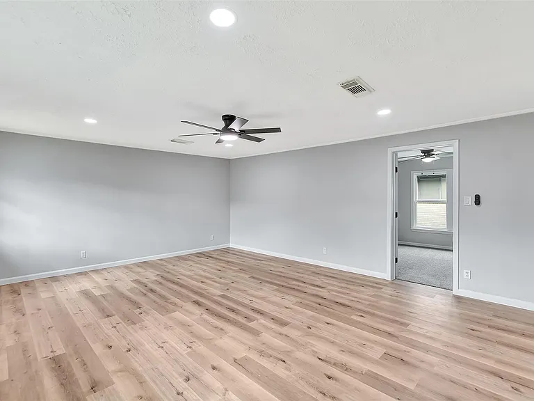 704 Teabury Ave — Photo 18