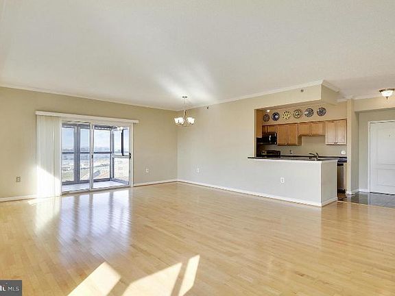 4th image of 1211 S Eads St APT 1905