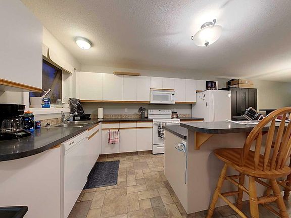 2nd image of 103 102nd St Unit 103