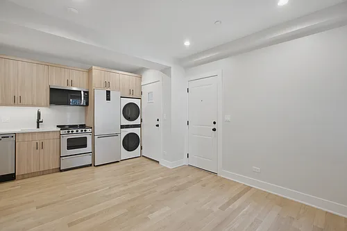 2237-2241 N Bissell St #3E Photo 1