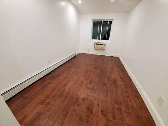 5th image of 14146 Pershing Cres APT 2