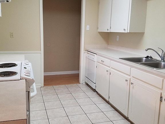 5th image of 206 Vivian Dr