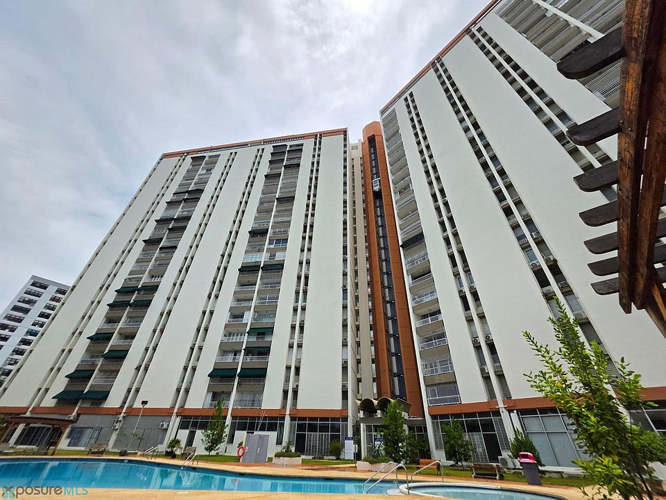 1st image of 650 Cuevas Bustamante APT 11