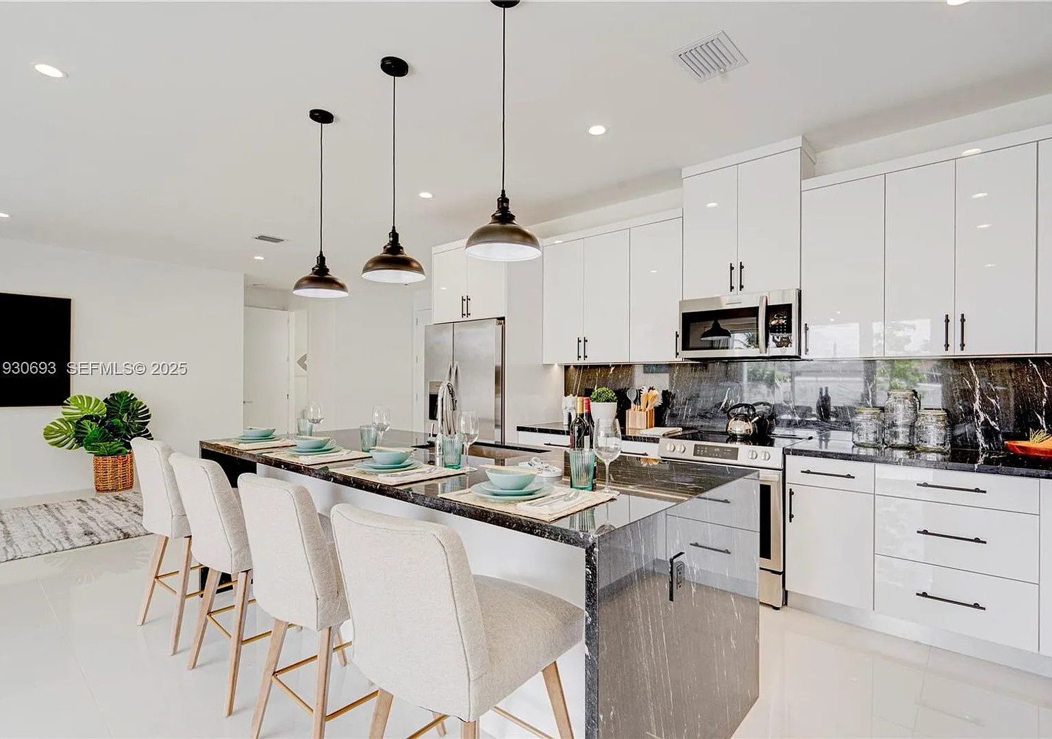 1805 NW 22nd Court 1805, Miami, FL 33125 — Photo 1