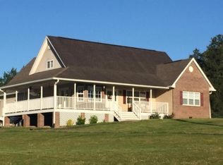 2325 N Shore Acres Rd, Soddy Daisy, TN 37379