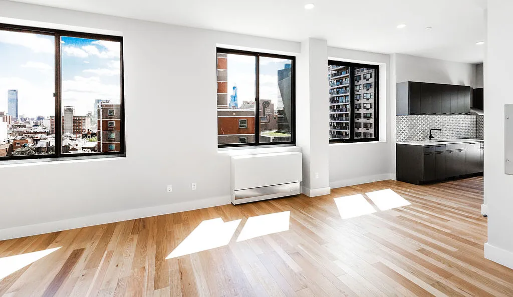 101 East 10th Street — Photo 2