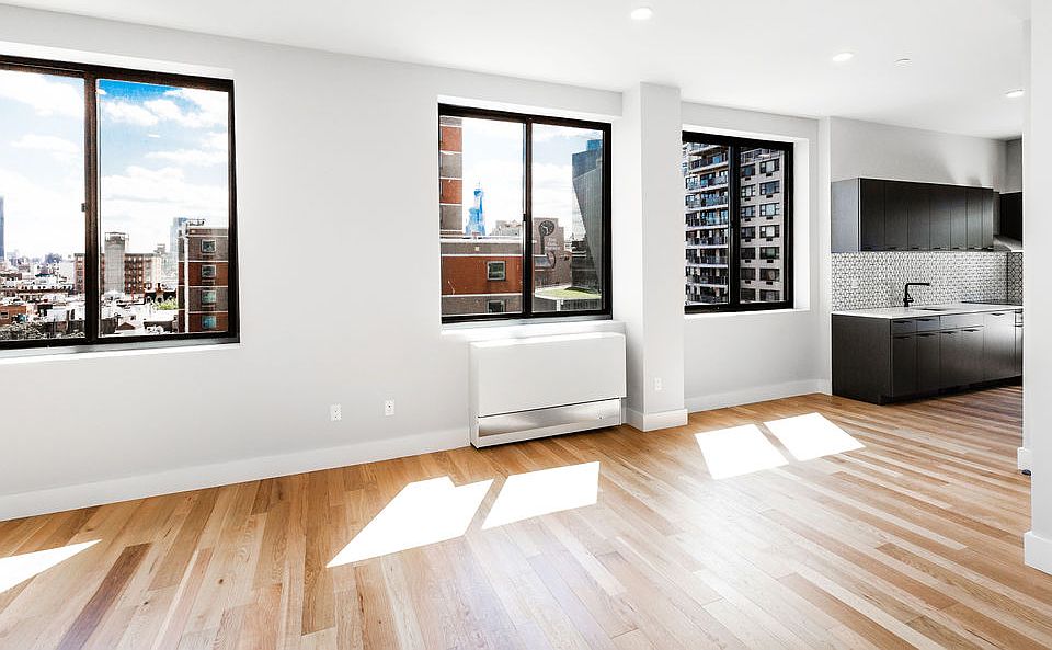 1st image of 101 E 10th St