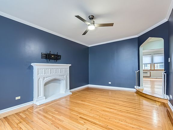 3rd image of 10915 S Longwood Dr #1