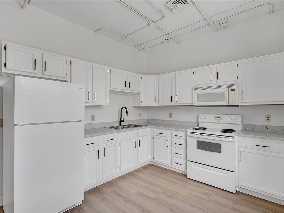 2nd image of 400 N Main St APT 403
