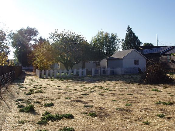 huge lot, zoned for R3 density