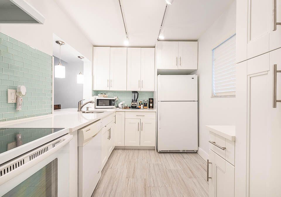 1st image of 5220 Las Verdes Circle #320